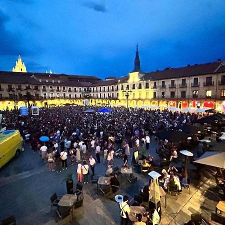 Arquitecto De La Vida- Plaza Mayor León Kültér fotó