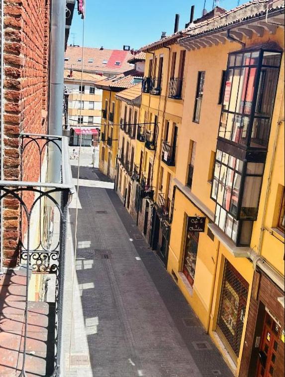Arquitecto De La Vida- Plaza Mayor León Kültér fotó