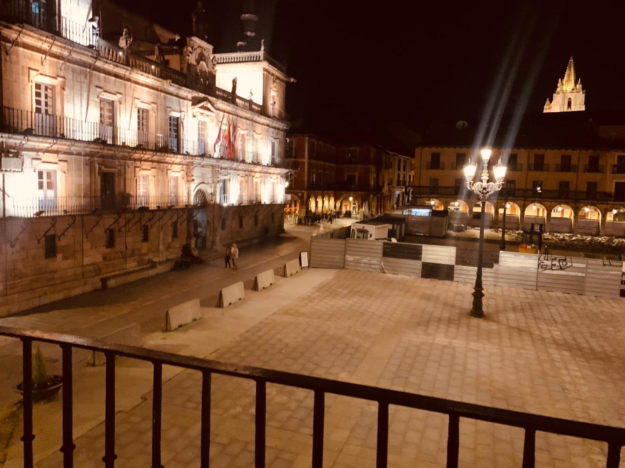 Arquitecto De La Vida- Plaza Mayor León Kültér fotó